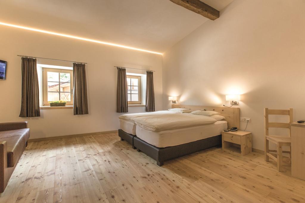 Hotel Helvetia Müstair Habitación foto